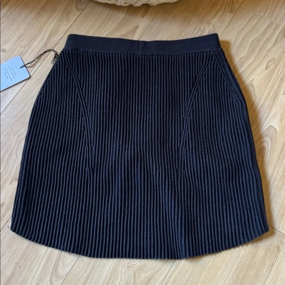 ALO Yoga chic black